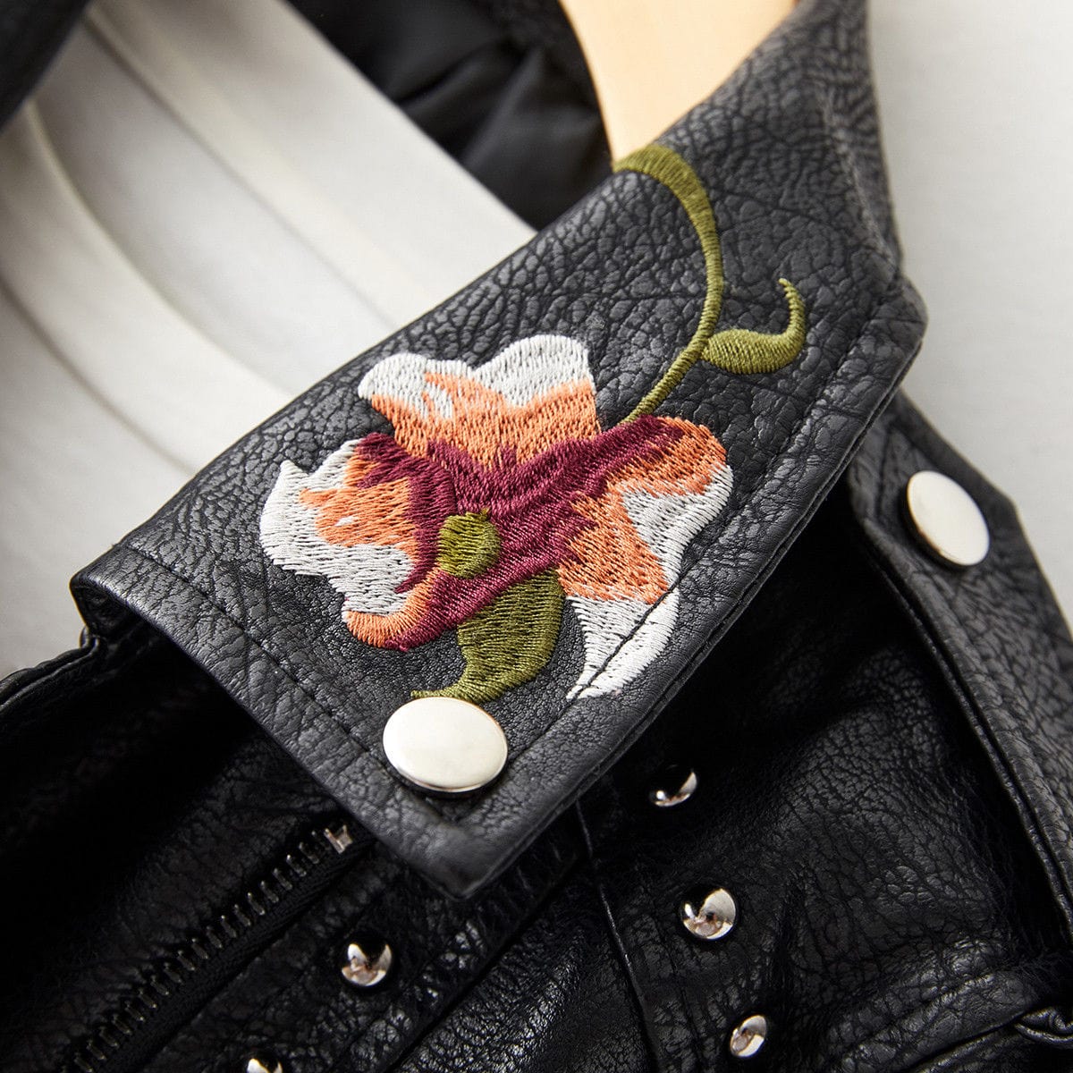 PERLE™ | Veste Fleurie Rétro Chic