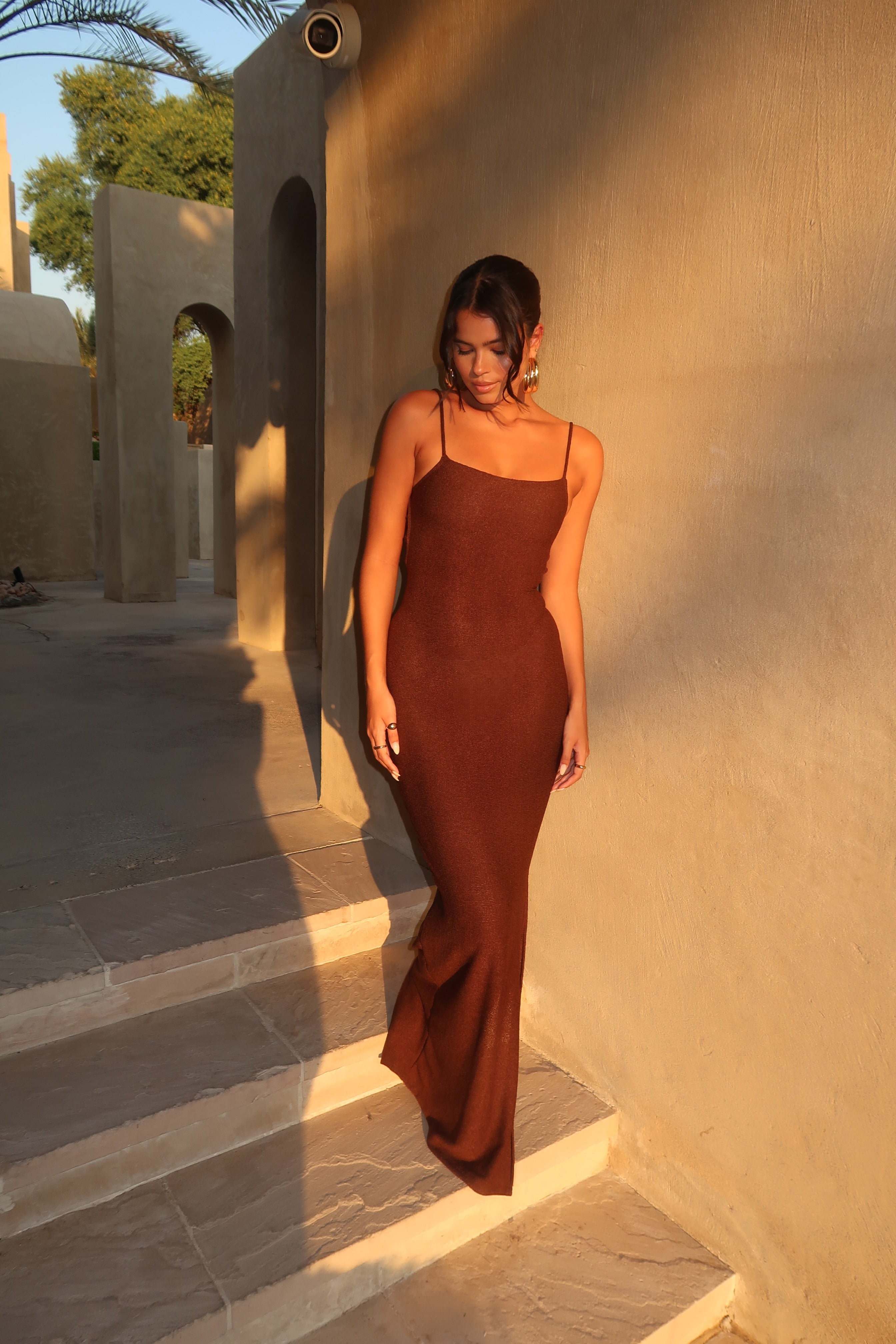 PERLE™ | ROBE MAXI EN TRICOT CHOCOLAT